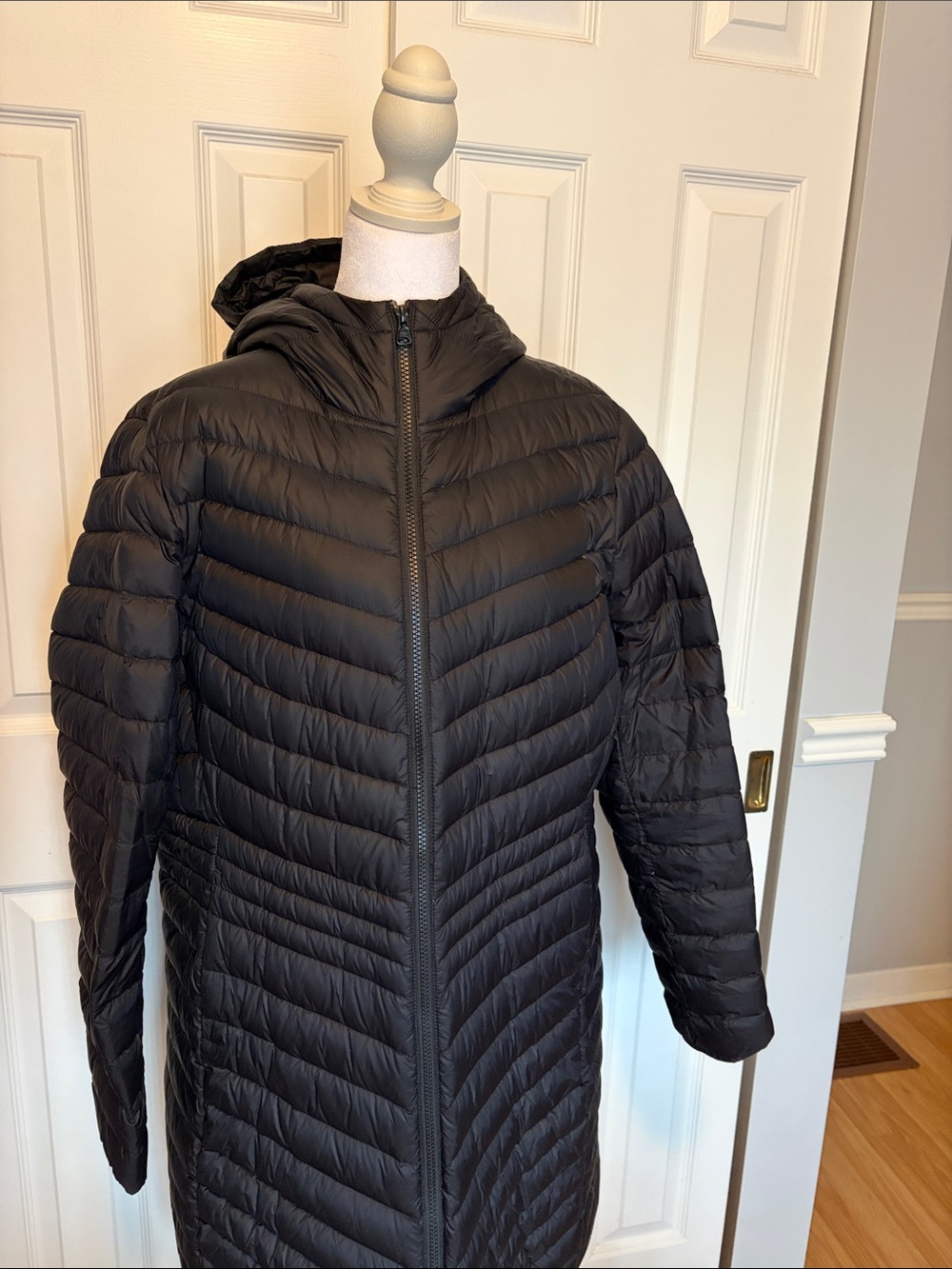 Lands' End Wanderweight PACKABLE Hooded 800-Fill Power Hyperdry Down Coat